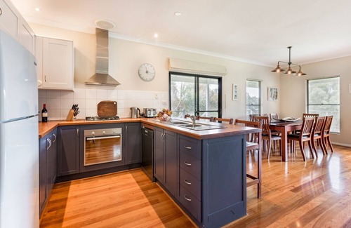 Yallingup House | Millbrook Cottage Yallingup -panoramic views down Wildwood Valley