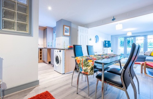 Riverside Apartment | Millennium Embankment by Tŷ SA- Cardiff