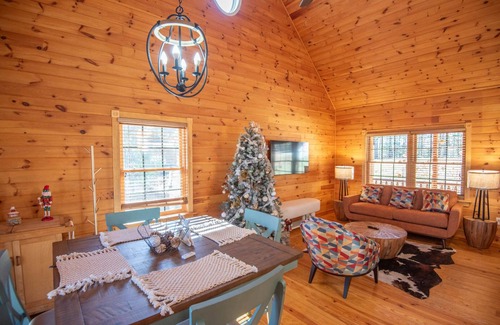Millers Creek Cabin | Millers Creek Log Cabin - 20 minutes to WJ and Wilkes