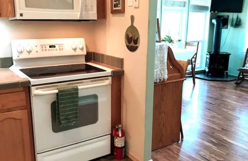 Prineville Apartment | Millers' Misfit Farm
