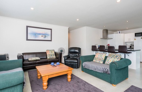 Mangawhai Heads Cottage | Millies Place - Mangawhai Holiday Home
