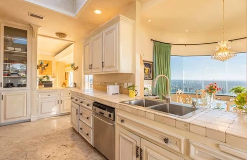 Whittier Villa | Million dollar Los Angeles View From Hilltop Villa