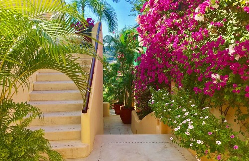 P Chahue Villa | MILLION DOLLAR VIEWS!! Property newly available as of May 12, 2022. Book today!