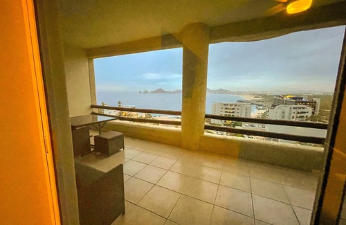 Cabo Bello Apartment | Million-dollar ocean view condo in Misiones