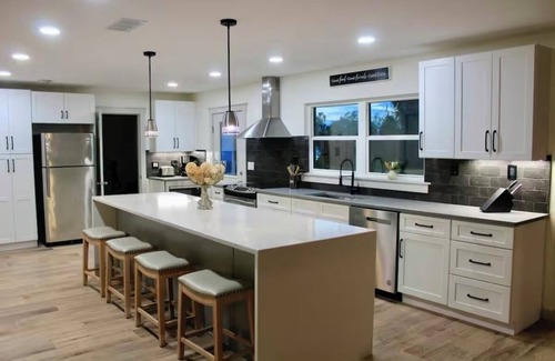 Palatka House | Million dollar riverfront views - Large updated 2 acre retreat family getaway.