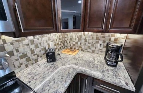 Fairvilla House | Mills House @WP. Sleeps 11 Renovated. Queen beds