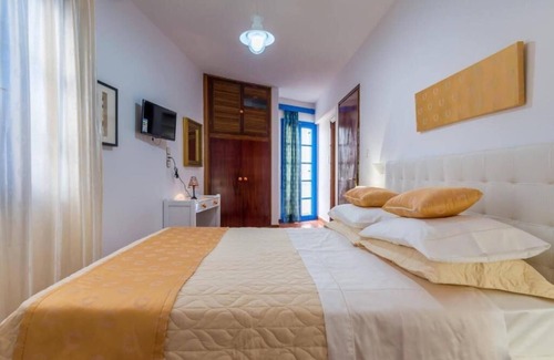 Adamas House | Milos Inn & Maisonette