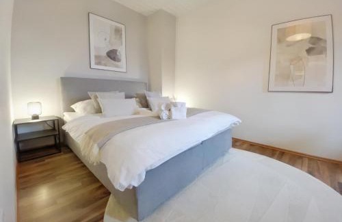 Recklinghausen Apartment | MILPAU Recklinghausen1 - Modernes und zentrales Premium-Apartment mit Queensize-Bett, Netflix, Nespresso, Smart-TV und Privatparkplatz