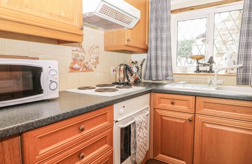Hawsker Cottage | MILTON COTTAGE, family friendly in Hawsker
