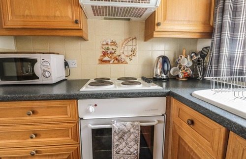 Hawsker Cottage | MILTON COTTAGE, family friendly in Hawsker