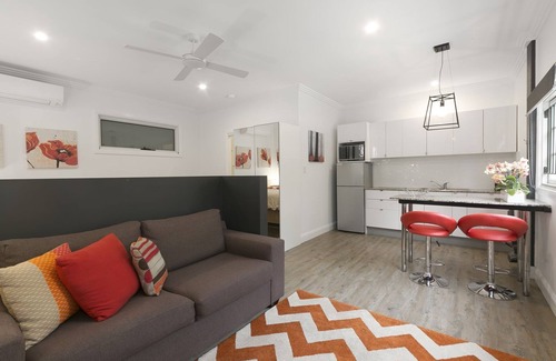 Auchenflower Apartment | Milton Mews Studios - 5km From the Brisbane CBD located in Auchenflower