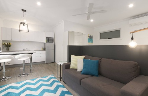 Auchenflower Apartment | Milton Mews Studios - 5km From the Brisbane CBD located in Auchenflower