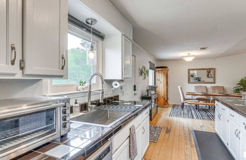 Florida Panhandle House | Milton Waterfront Home w/Dock & Outdoor Kitchen!