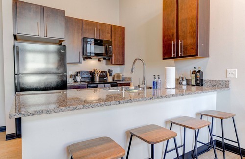 Westown Apartment | Milwaukee Dreamy 1BD 1BA Downtown Apartment