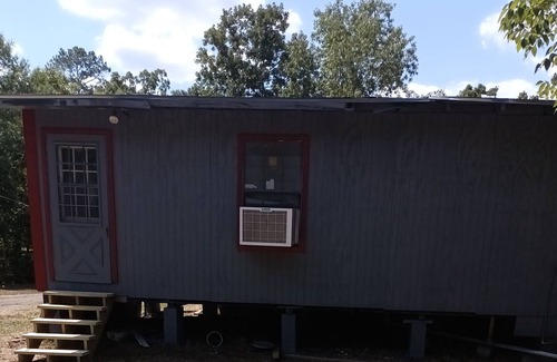 Zavalla Cabin | MiMi N Paw paws