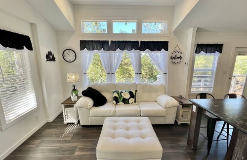 Mountain View House | Mimi's Retreat! The not so tiny, tiny home in the mountains!
