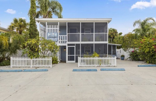 Siesta Key Village House | Mimosa | Pet Friendly Home Located in Siesta Key Village w/Heated Pool, Walk to Beach!