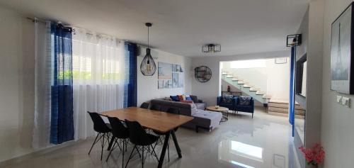 Podglavica House | Mimoza