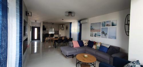 Podglavica House | Mimoza