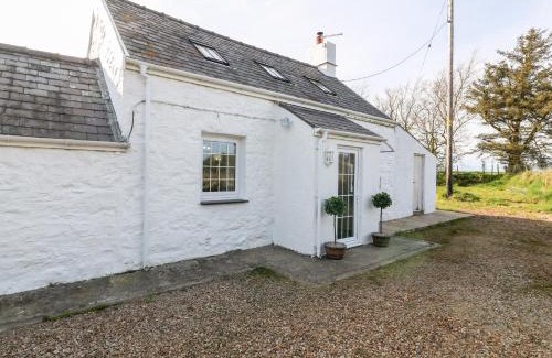Edern House | Min-y-rhos