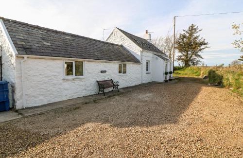 Edern House | Min-y-rhos