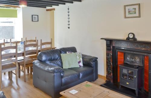 Nefyn House | Minallt