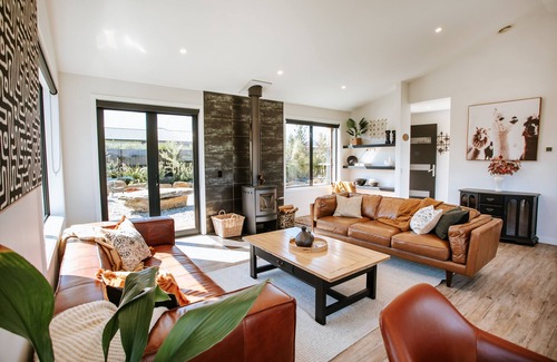 Wanaka House | Minaret Ridge - Family friendly