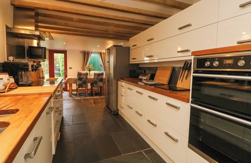 Troon House | MINER'S REST, pet friendly, character holiday cottage in Troon