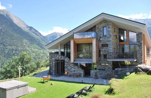 Villaroger Ski Chalet | Mineral Lodge, an architectural jewel at the heart of the french alps