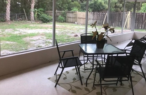 Warm Mineral Springs House | Mineral Springs Getaway
