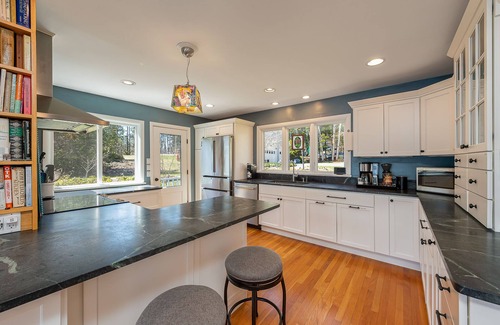 Harpswell House | Mingo Cove - Beautiful 6BR, 4BA home with panoramic views of Harpswell Sound