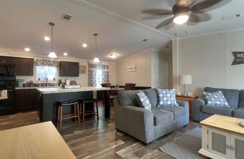 Crystal River Cottage | Mini Farm House near the rivers and beach - Crystal River