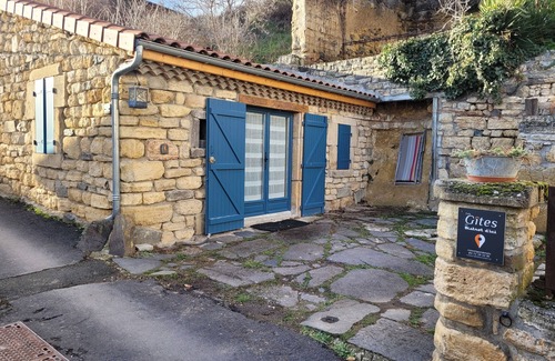 Saint-Saturnin House | Mini Gite de 20 m2 Dans Village Auvergnat