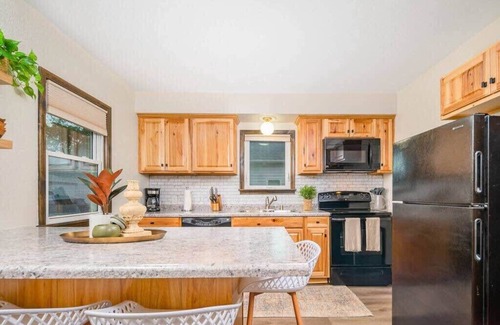 Appleton House | -Mini Midtown Mainstay