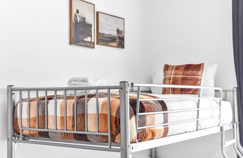 Camden Town Apartment | Minimal and Cosy Camden Apartments, 3 mins to King's Cross St Pancras
