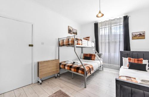 Camden Town Apartment | Minimal and Cosy Camden Apartments, 3 mins to King's Cross St Pancras