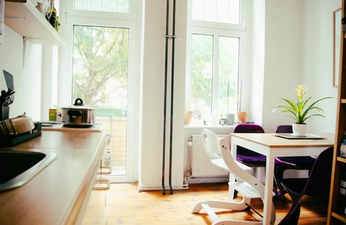 Friedenau House | Minimal Room in a Family home
