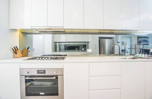 Wentworth Point Apartment | Minimalism modern 1bdr apt waterview P Coles