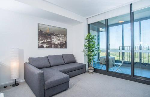 Wentworth Point Apartment | Minimalism modern apartment*waterview*parking*IGA