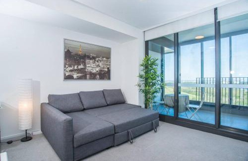Wentworth Point Apartment | Minimalism modern apartment*waterview*parking*IGA
