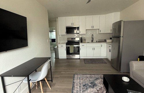 Roosevelt Park Apartment | Minimalist 2B/1B in Gated property –located in the heart of Downtown San Jose !