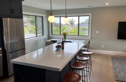El Granada House | Minimalist and Modern Beauty Close to the Beach, Trails, and Great Restaurants