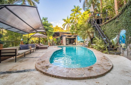 El Cerro Apartment | Minimalist Garden Cove, 1 Bedroom, With POOL & AC - Rogers Hospitality-Quepos/MA