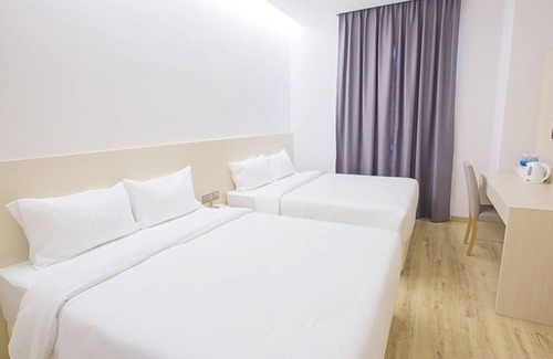 Taman Desa Jaya Hotel | Minimalist Hotel