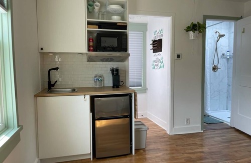 Knoxville Apartment | Minimalist Studio Close to Downtown Knoxvillen