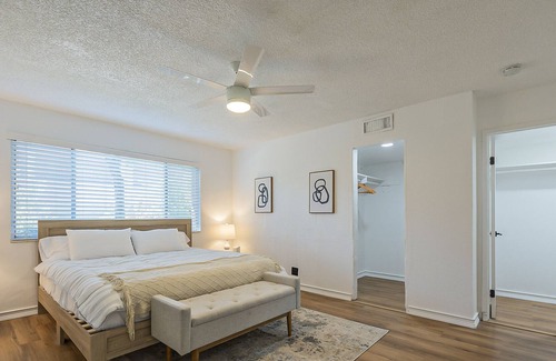 Fashion Square Apartment | Minimalist Vibe 5 star Location 2BR 6min Downtown Scottsdale