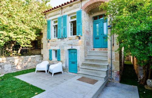 Foca House | MINIQ HOMES 102 - Historical Stone House with Garden Cinema