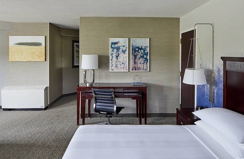 St. Louis Park Hotel | Minneapolis Marriott West