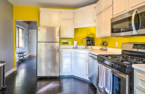 Northeast Minneapolis Arts District House | Minneapolis Townhome w/Loft < 3 Mi to Dtwn!