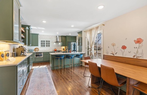Falcon Heights House | MINNeSTAY* Haven in the Heights